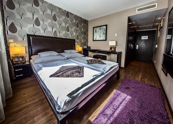 Отель Charm - Formerly Boutique 4*