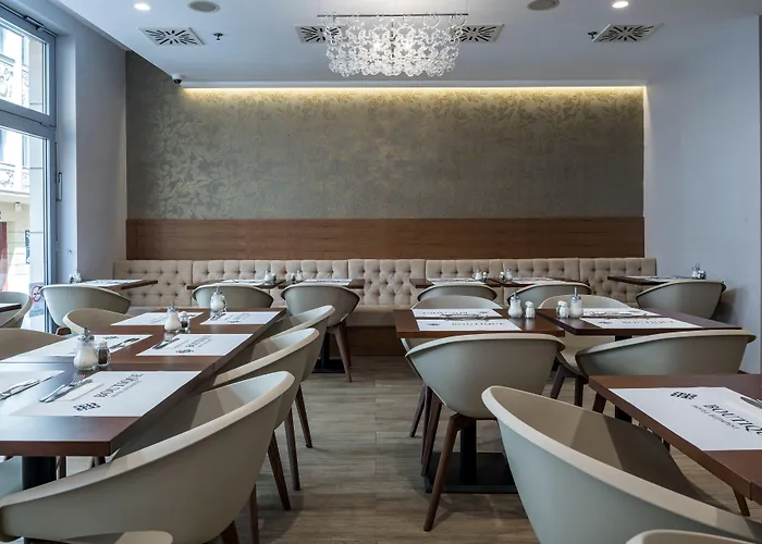 Отель Charm - Formerly Boutique