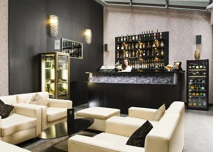 Charm - Formerly Boutique Отель 4*